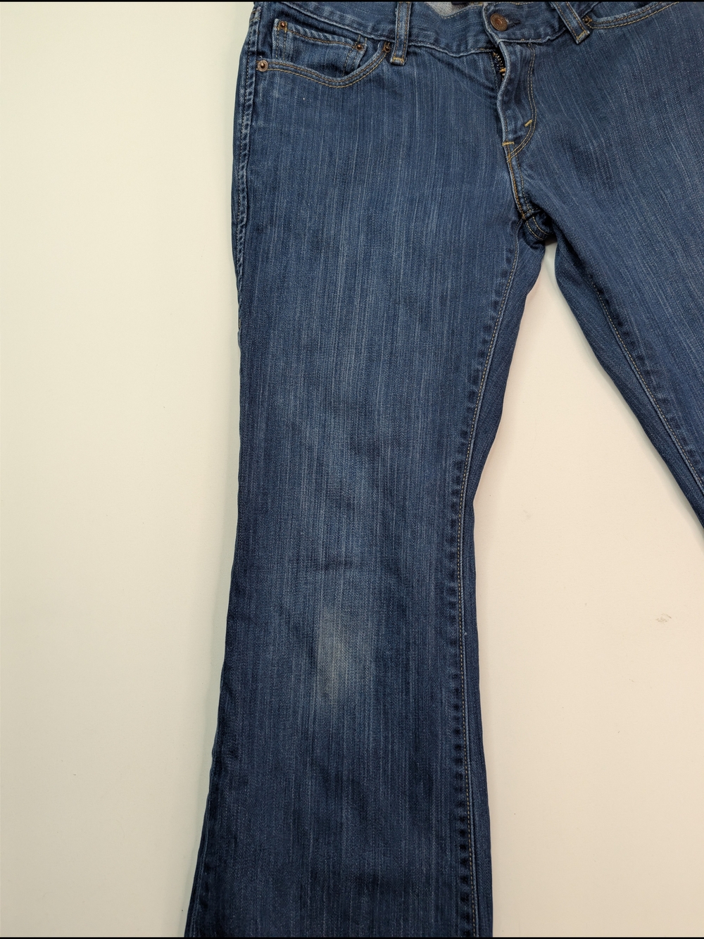 Vintage Levi's Women's Ultra Low Rise Bootcut Jeans - Dark Blue Wash - Picture 3 of 10